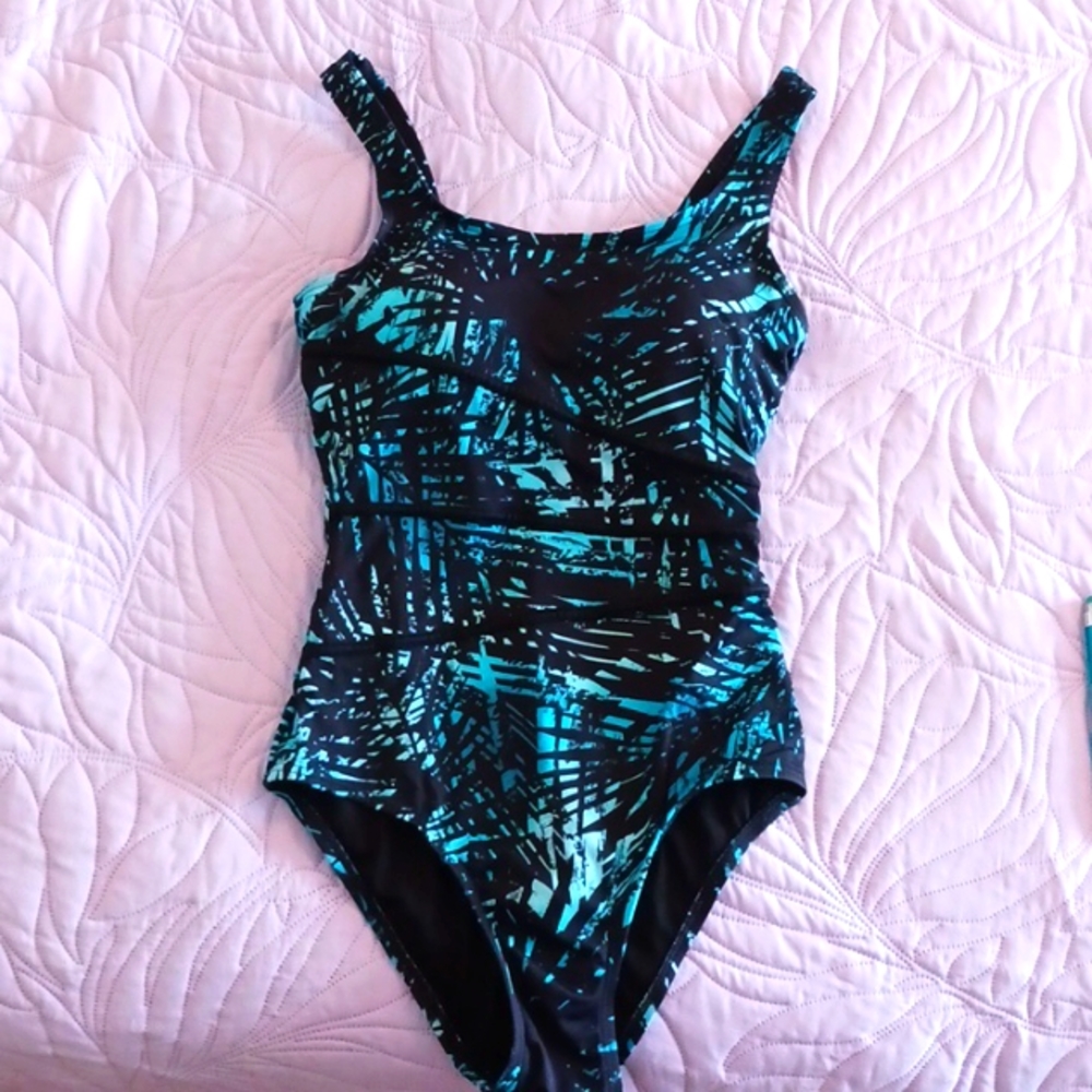 Ladies one piece swimsuit